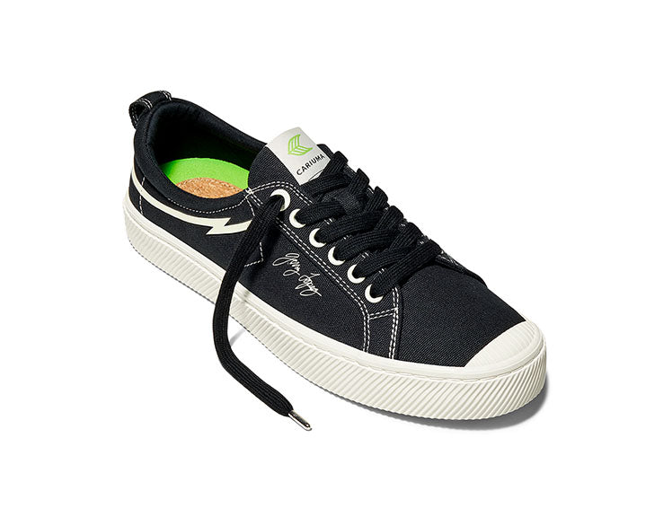 Zapatilla Cariuma Oca Low Hombre Negro